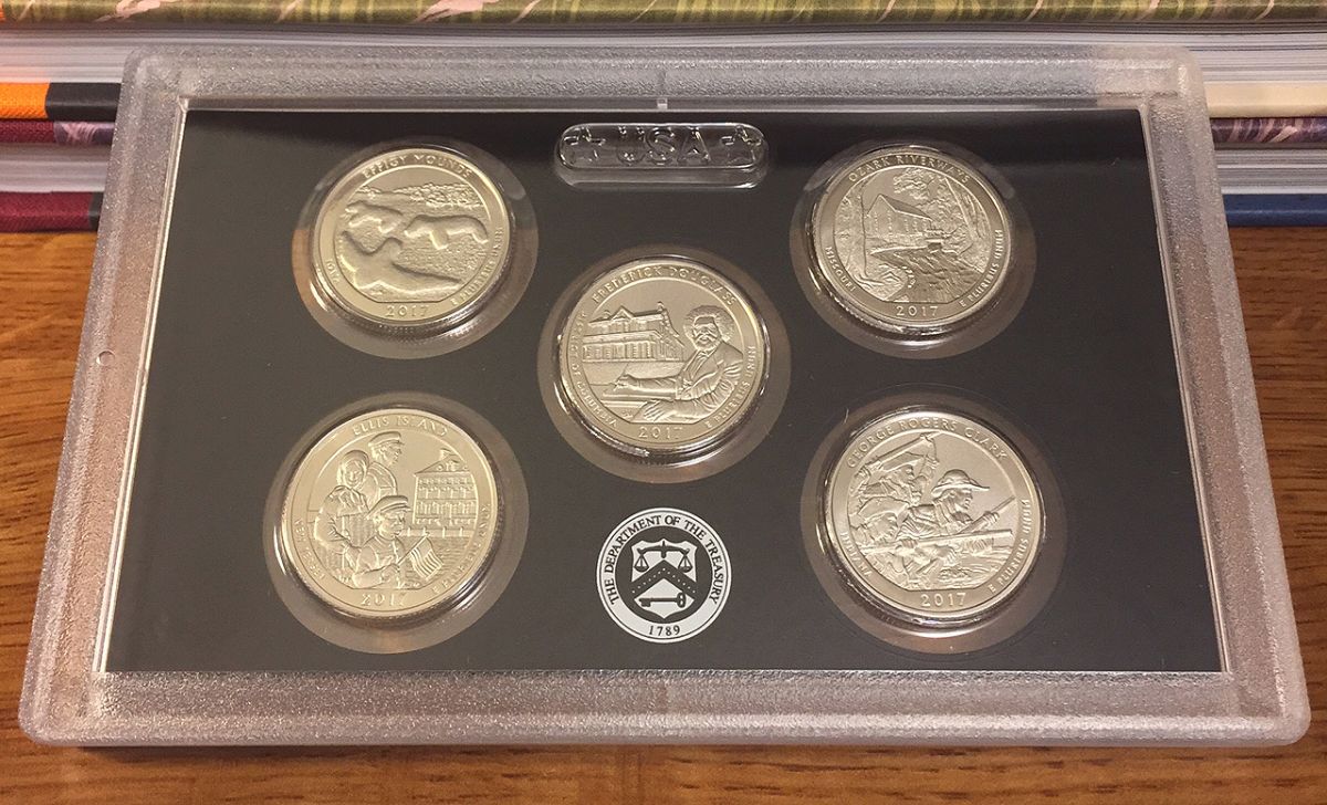 A-New-Coin-Set-From-The-Mint-On-8-1-17,-Eu-225th-Anniversary-Set